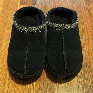 EUC kids black UGG TASMAN